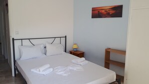 2 chambres, fer et planche à repasser, Wi-Fi, draps fournis