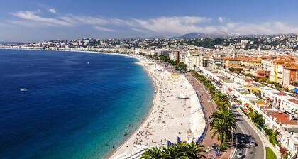 Enchanting apartment with sea views and garden, wifi