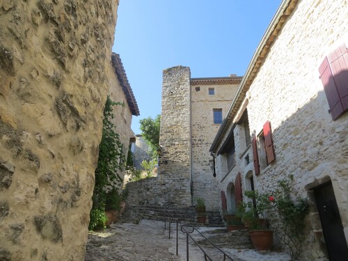 Le Mas des Restanques 3*,located in one of the most beautiful villages in France