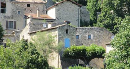 Le Mas des Restanques 3*, liegt in einem der schönsten Dörfer Frankreichs