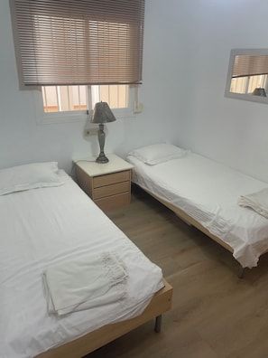 2 bedrooms, iron/ironing board, travel cot, free WiFi