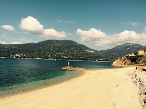 Platja a a prop 