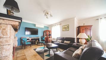 Télévision, chaîne hi-fi