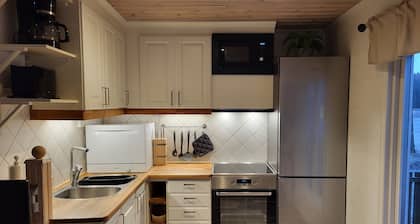 Lakeside retreat: Your stylish cottage getaway
