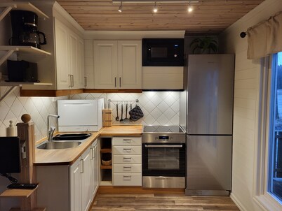 Lakeside retreat: Your stylish cottage getaway