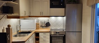 Lakeside retreat: Your stylish cottage getaway