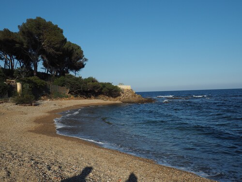 Very beautiful VILLA 300 m beaches, air-conditioned, covered terrace, barbecue, 