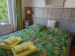 4 bedrooms, iron/ironing board, travel cot, free WiFi