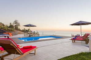 室外泳池、暖水池