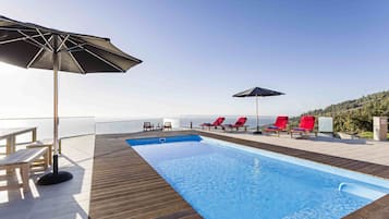 Piscine extérieure, piscine chauffée