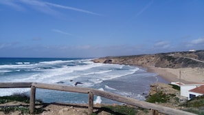 Beach nearby - Beautiful detached 3 bedroom villa with private south facing swimming pool (Aljezur)