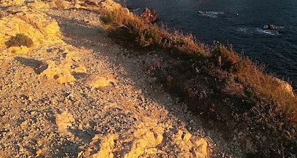 Pretty single storey villa located between sea and forest with free WIFI