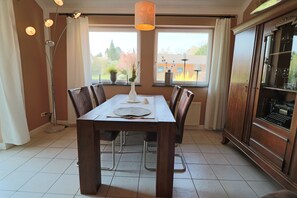 Dining - 4****Fewo, quiet location directly above St Goar, the Rhine and opposite the Loreley (Sankt Goar)