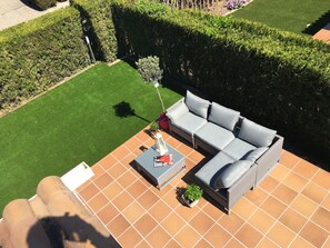 Terrace/patio - Casa del Pez Azul: Charming house in Ampurdan, Medes Islands natural park (Torroella de Montgri)