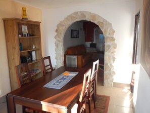 Dining - Casa Anchora: Apartment for max. 4 people about 800 m from the Atlantic coast (São Martinho do Porto)
