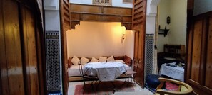 3 chambres, fer et planche à repasser, accès au Wi-Fi (inclus)