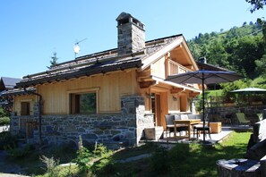 Exterior - MERIBEL CENTER - LOVELY CHALET FOR 8 - PARKING -
5MN SKI SLOPES - DIRECT OWNER - (Les Allues)