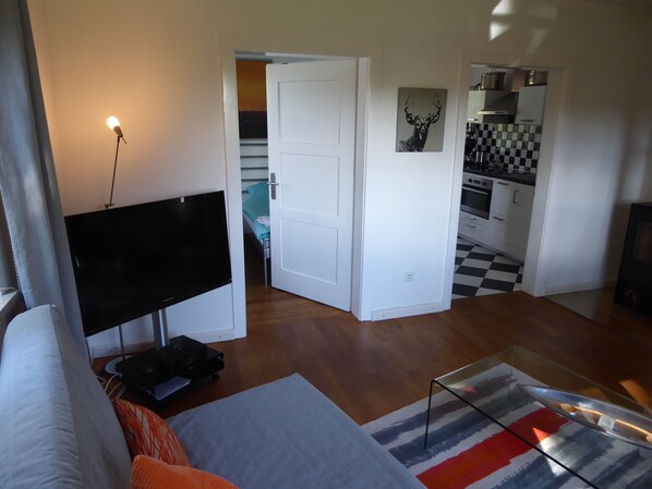 2 bedrooms, iron/ironing board, travel crib, free WiFi