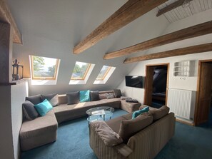 Fernseher, Kamin