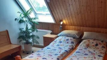 2 bedrooms, desk, iron/ironing board, travel cot