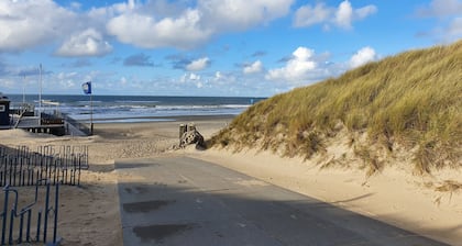 Sonniges Renoviertes Ferienhaus direct an den dunen in nahe von Meer