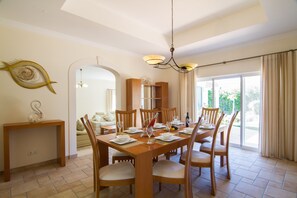 Dining - Vilamoura, Vila Sol Luxury Vila With outstanding PrivatePool,garden and BBQ (Quarteira)