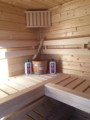 Sauna - Dream holiday house with a fantastic view of Lake Maggiore and the swimming pool (Gordola)