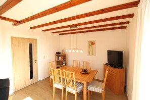 Dining - Cozy, comfortable apartment at the water, suitable for 6 people (Wiek)