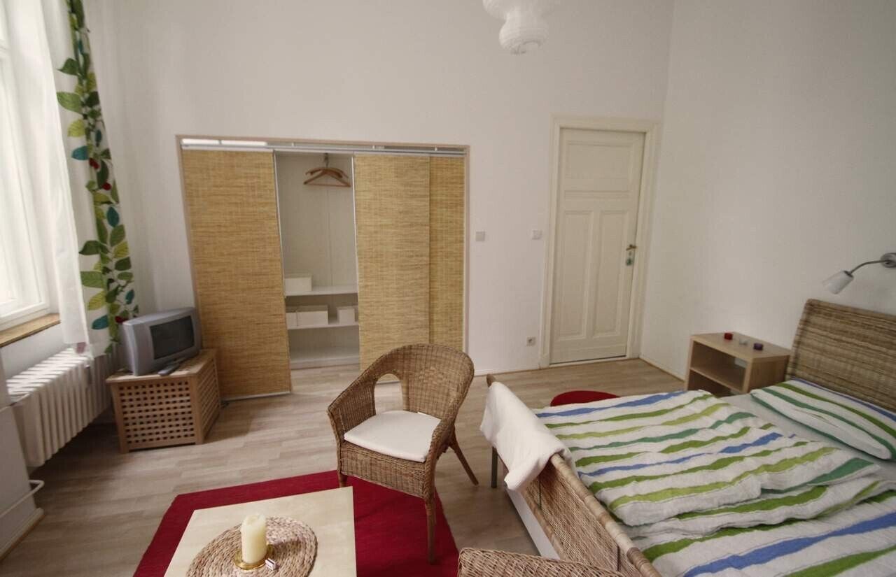 1 chambre, fer et planche à repasser, lit parapluie, Wi-Fi gratuit