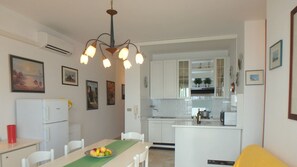 Fridge, microwave, dining tables - Dominate the sea from above! Beautiful seafront apartment (Comacchio)