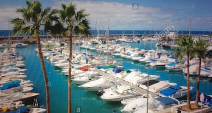 Apartamento super bonito con vista al mar y terraza super grande también
