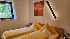 1 bedroom, in-room safe, WiFi (free), bed sheets - Quiet holiday home, high quality, lovingly furnished (Dresden)