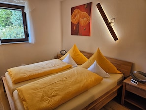 1 bedroom, in-room safe, free WiFi, bed sheets