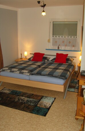 1 Schlafzimmer, Bügeleisen/Bügelbrett, Reisekinderbett, kostenloses WLAN