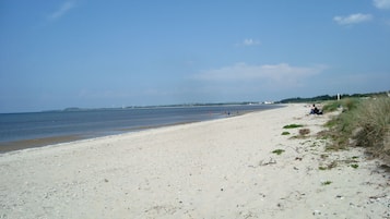 Una playa cerca