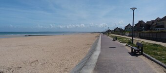 80 mÂČ Ă 100 m de la plage