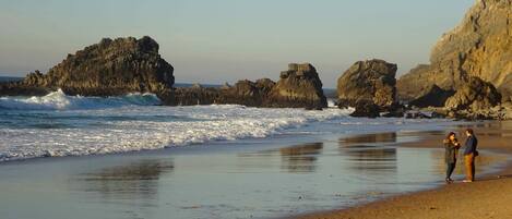 沙滩椅、沙滩毛巾