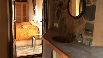 1 bedroom, iron/ironing board, travel crib, internet