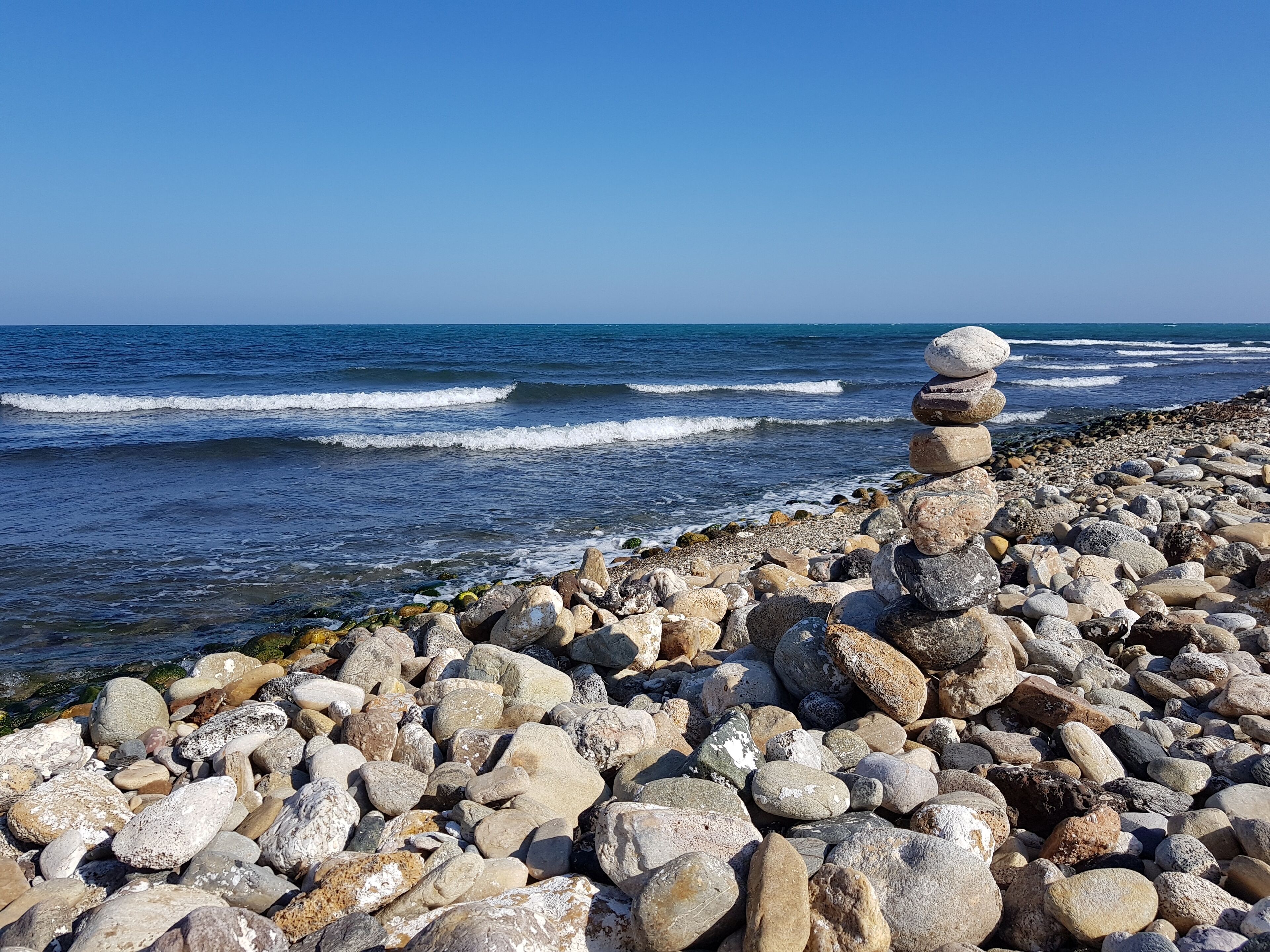 Una spiaggia nelle vicinanze, lettini da mare, teli da spiaggia
