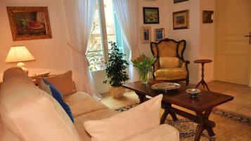 Smart TV, DVD player, books, music library