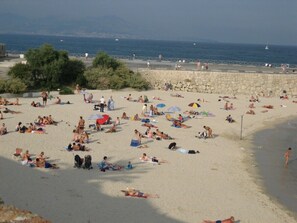 Beach nearby, beach towels