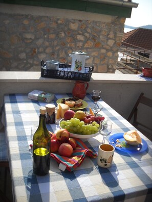 Outdoor dining - Time window, Mantova, Bed & Bike (Betina,Murter)