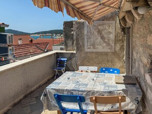 Outdoor dining - Time window, Mantova, Bed & Bike (Betina,Murter)