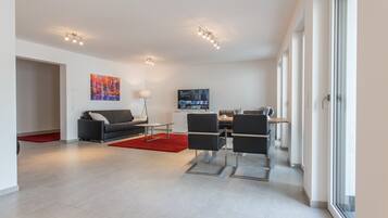 Télévision, jeux vidéo, livres, chaßne hi-fi