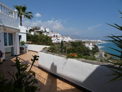 Mooie hoge kwaliteit 2 slaapkamers, 2 badkamers Apt, groot terras met een prachtig uitzicht