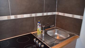 Kühlschrank, Herdplatte, Geschirrspüler