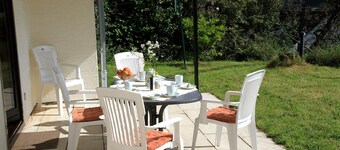 Haus Luise am Bostalsee, FeWo 2: geräumige Terrasse & Garten