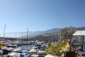 Marina - Enjoy life away from mass tourism with a fantastic sea view! (Candelaria)