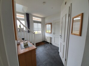 Interior - Thatched roof, 2 floors, 82m², private terrace, WiFi, 6 people, 2 bedrooms, large bathroom,  (Stolpe auf Usedom)