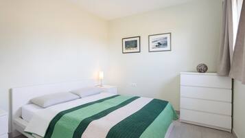 2 chambres, fer et planche Ă  repasser, Wi-Fi gratuit, draps fournis